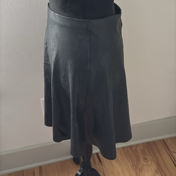SPANX black faux leather skater skirt Sz S - Picture 5 of 11